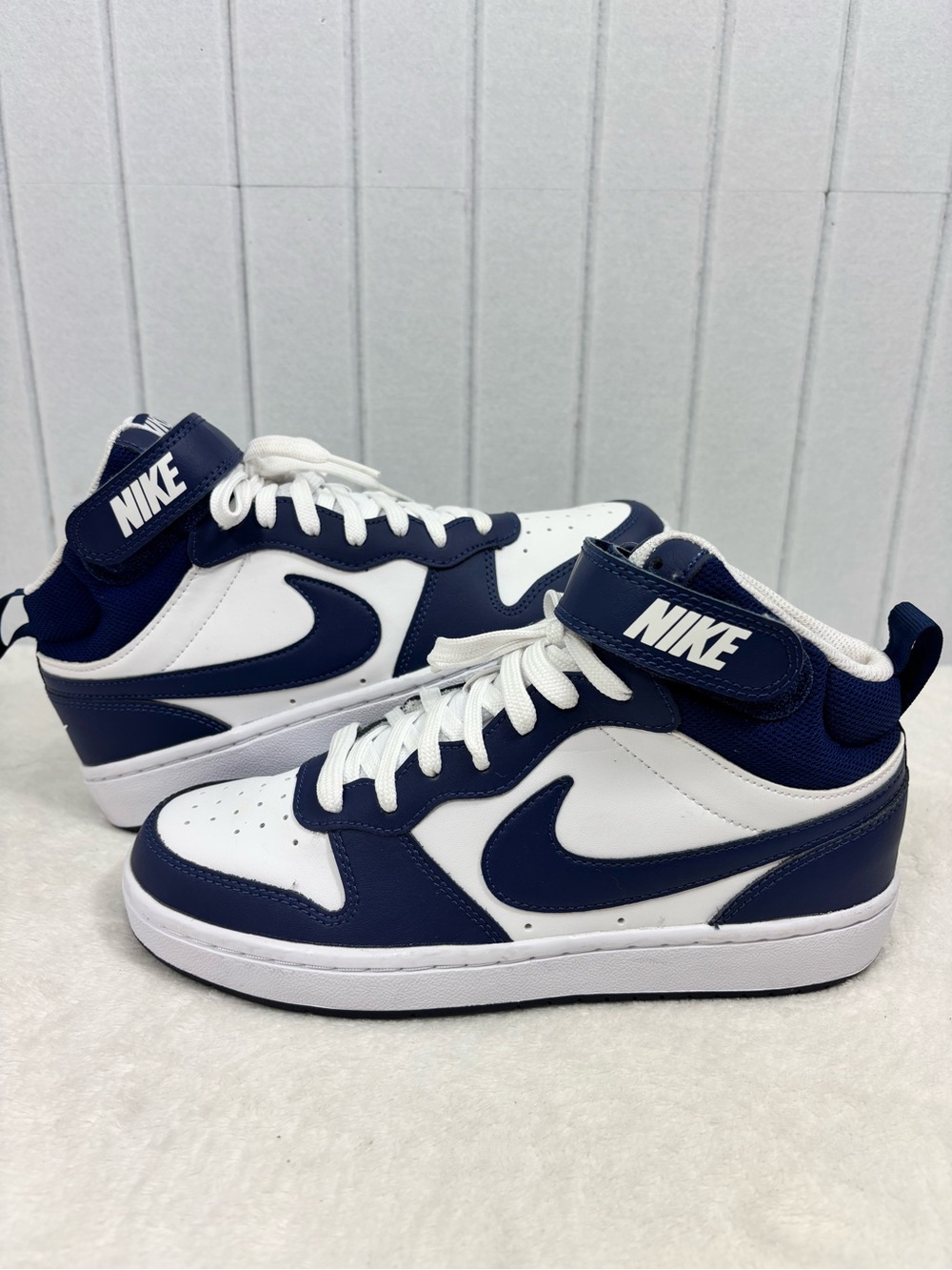 Nike Court Borough Mid 2 Mid-Top Sneakers in Navy and White size 6Y